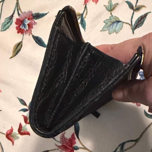 Vintage Gucci GG Monogram Wallet - Picture 4 of 9